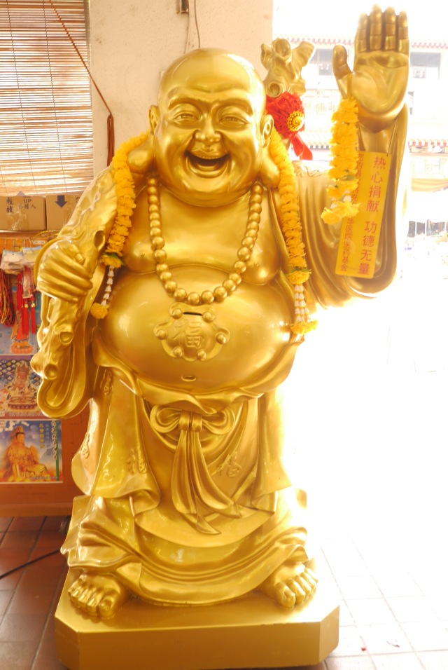  A popular image of Metteyya Buddha.